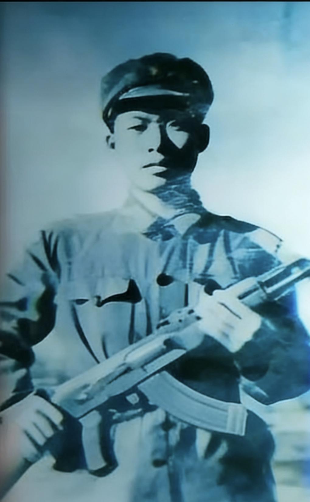 七十二岁壮族老人的四十二年坚守

桐芳今年七十二岁，壮族，住在麻栗坡南温河村。她