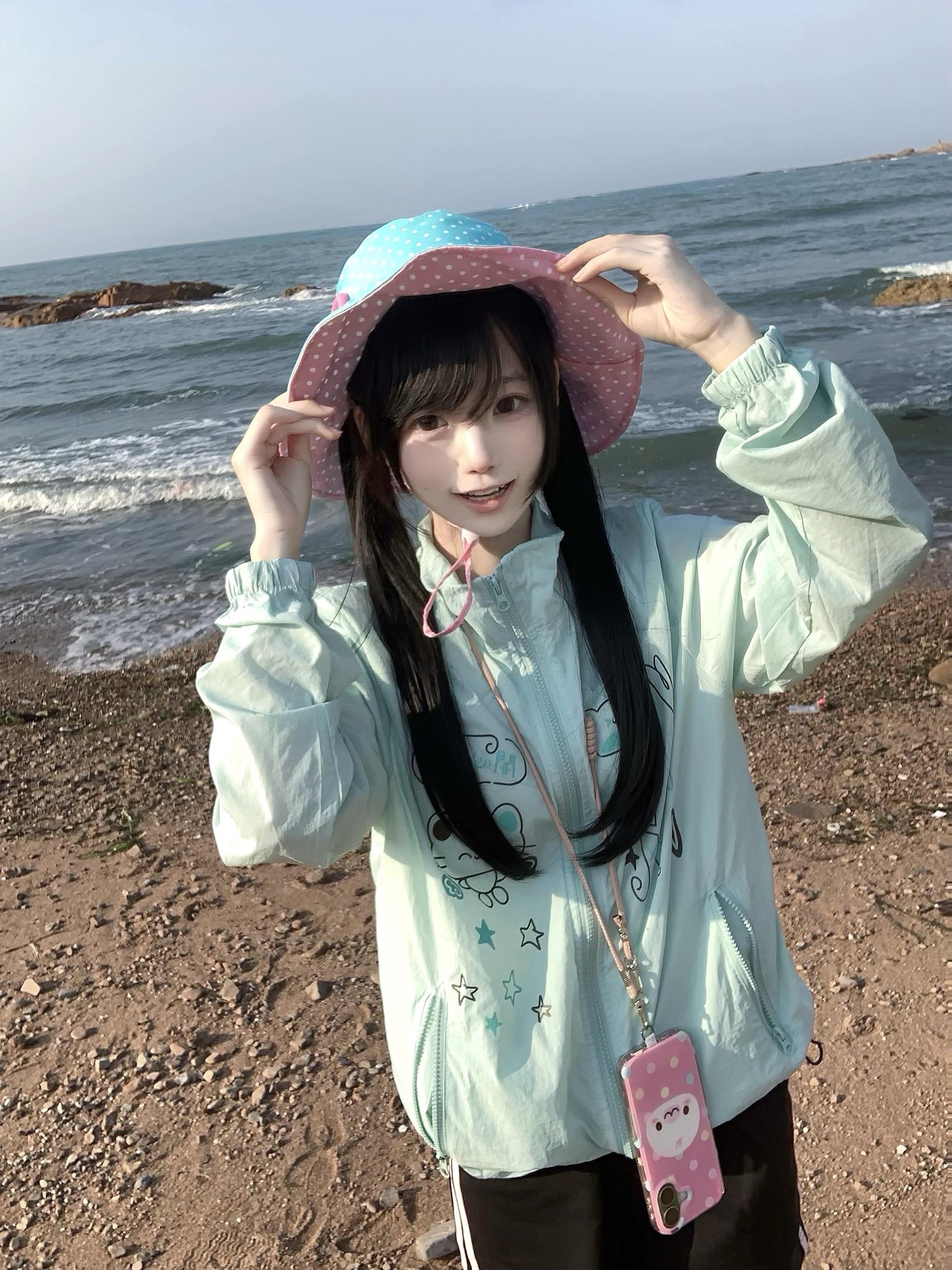 这个世界没人攻略我 全在攻击我(>﹏<)