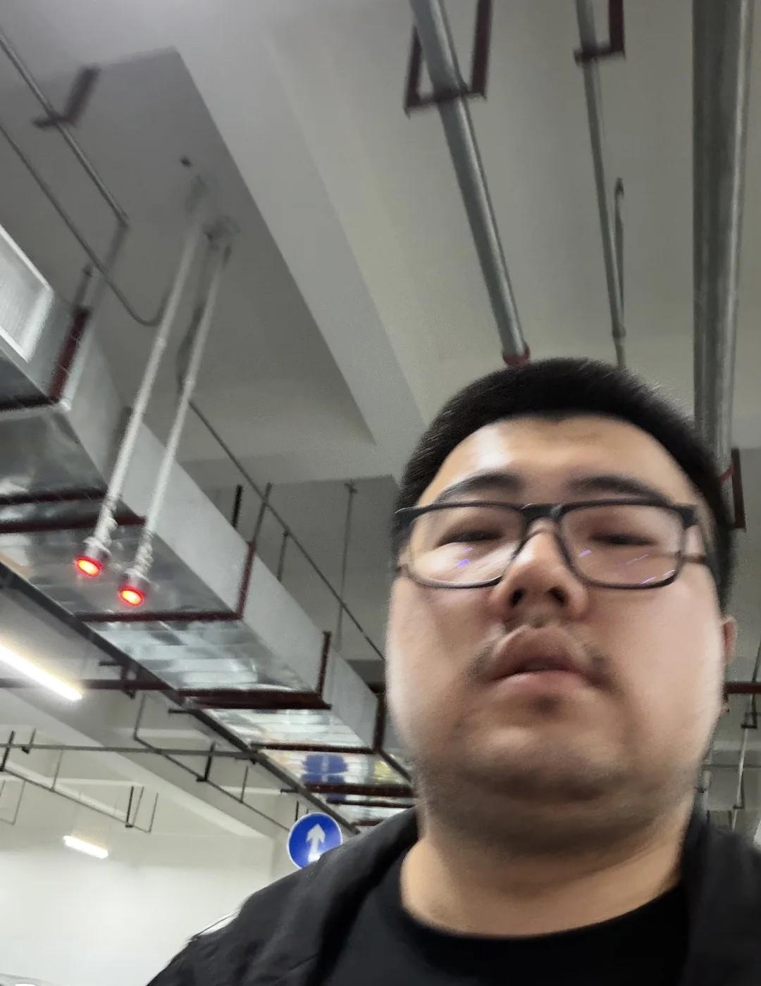 满脸的沧桑