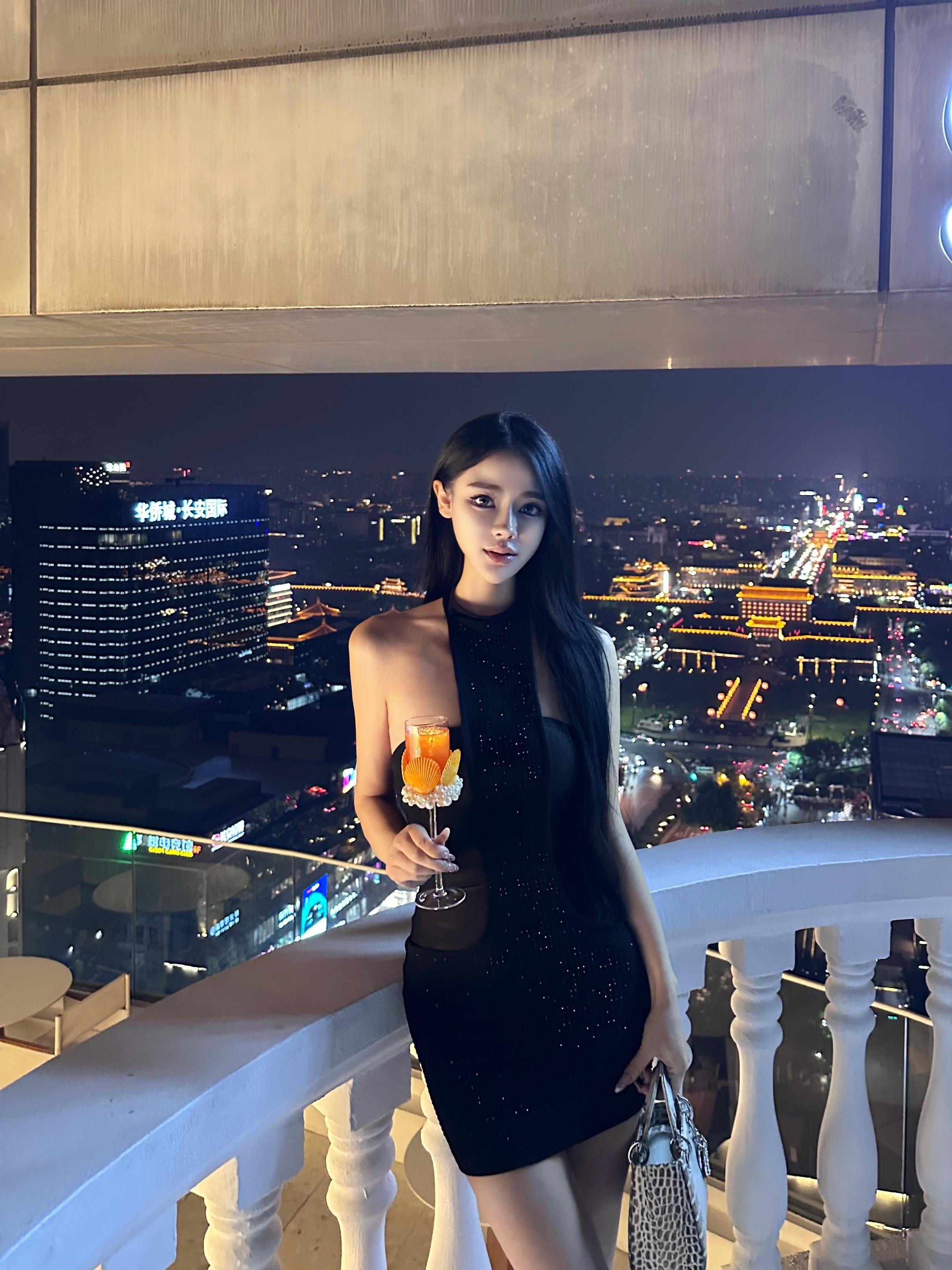 雨夜 你们都在哪里呢 来喝一杯吧 🌃