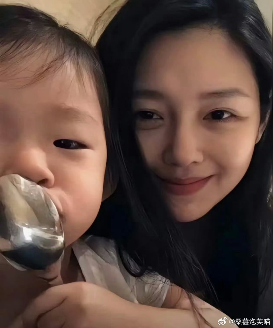 大S真的是很负责任的妈妈抛开外界所有纷扰，单单看她作为母亲的付出就足够让人动容。