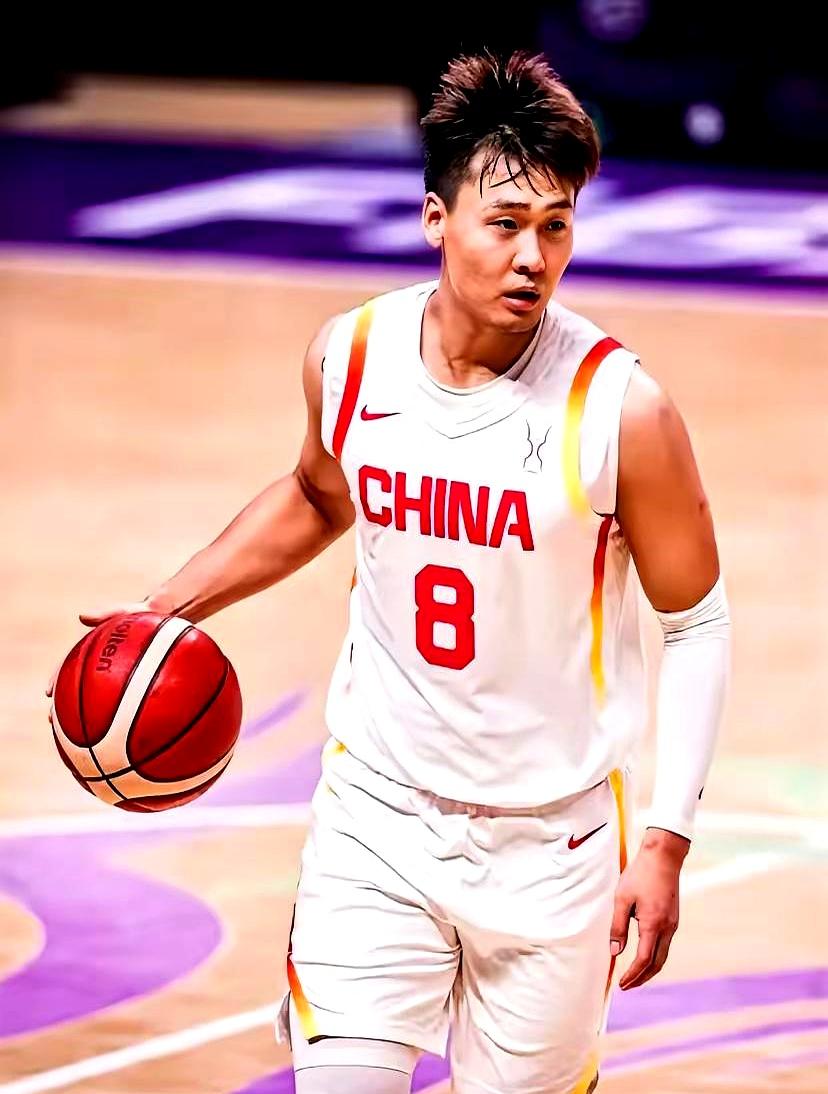 中国男篮需要的不仅是赵睿的组织能力，更需要赵睿表现出来不服输的精神。
 

上次