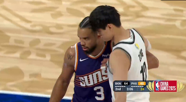 曾凡博终于来了，上来就对位狄龙呀~~NBA中国赛2025 ​​​​然后光速送了一