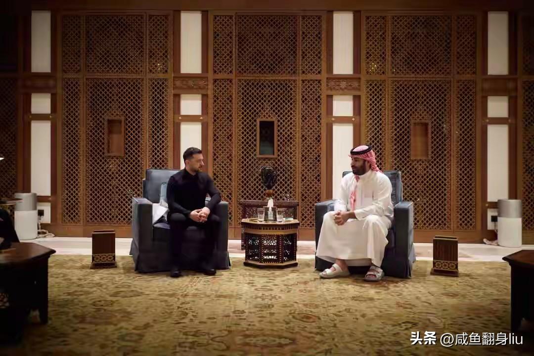 你不得不承认泽连斯基在钱财方面的天才，泽连斯基把在俄乌战场的防空经验打包出售，而