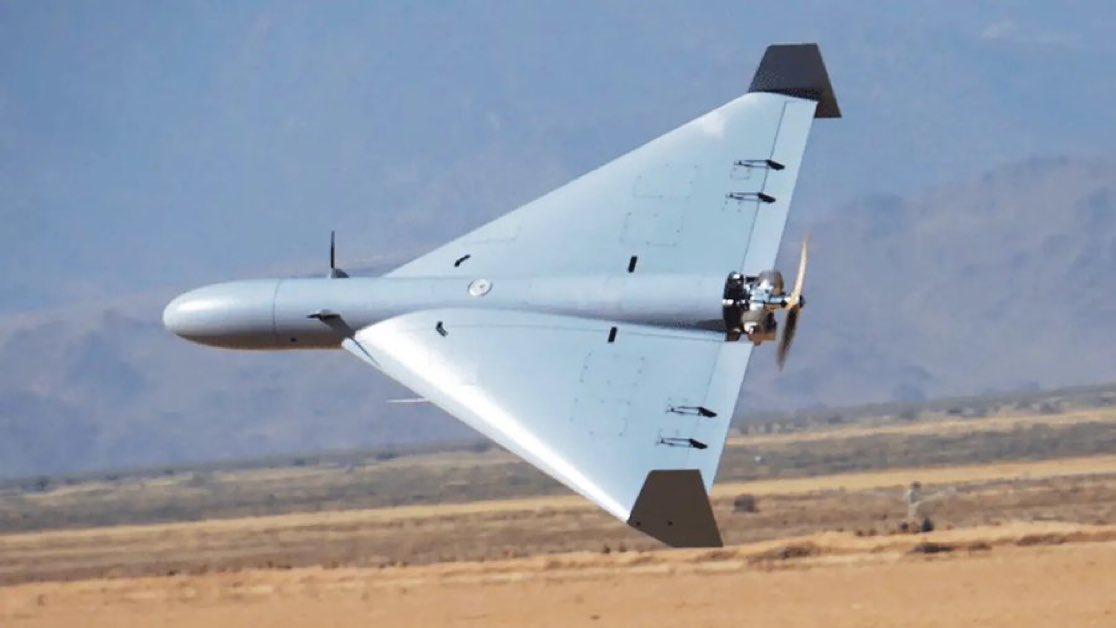 伊朗无人机群能打击林肯号航母？相当难。

如果是无人艇倒是可能跟踪美国航母继而冲