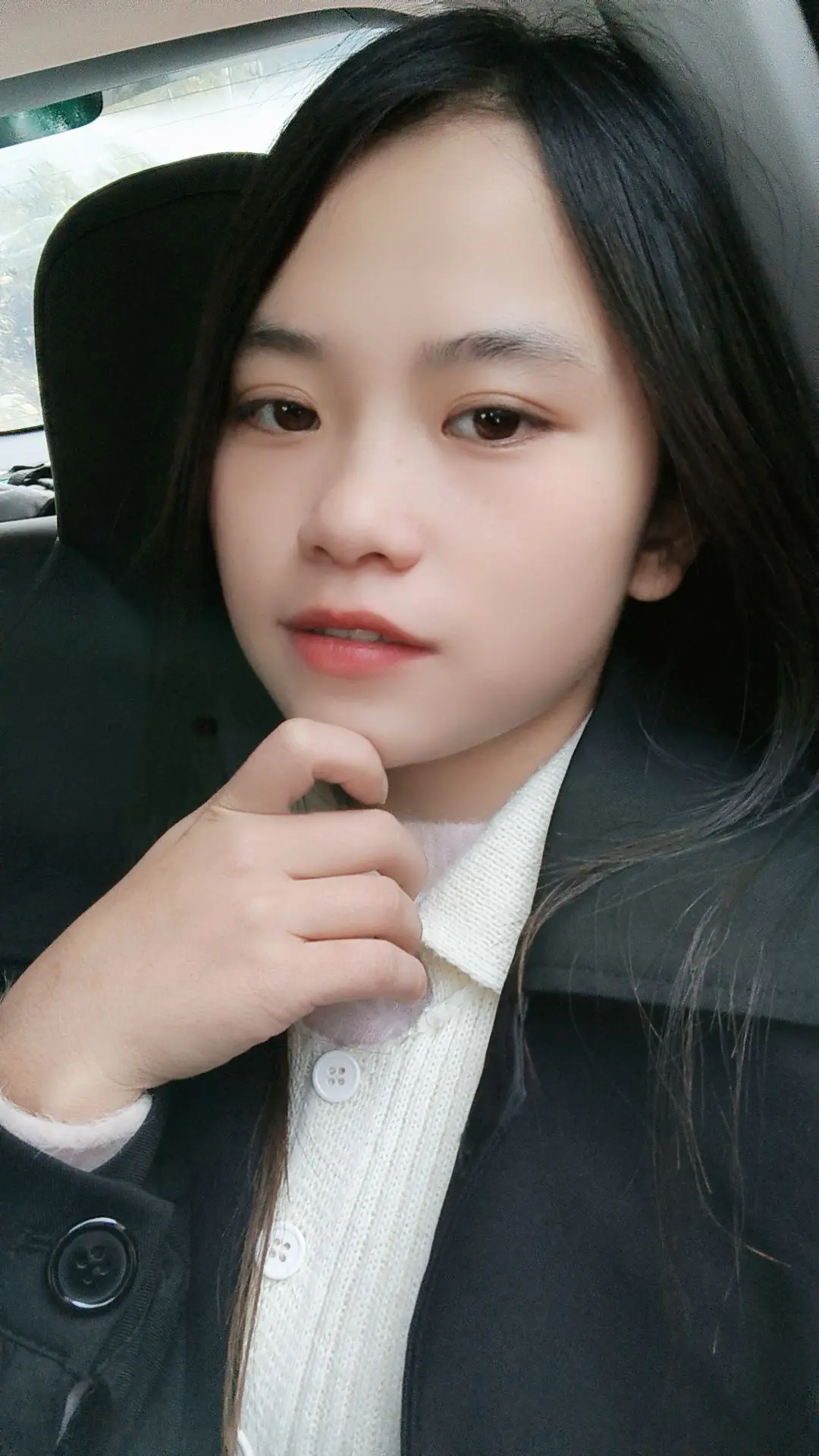 喘不过气的日子只有自己知道，回不去的路比谁都清楚，千言万语都道不尽心酸与无奈
