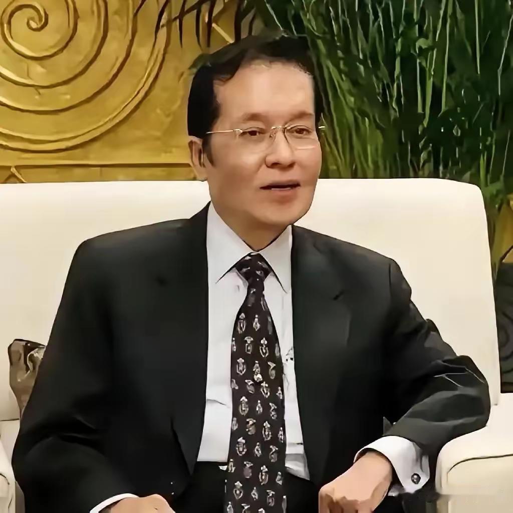 国民党副主席张荣恭近期在大陆参访期间，针对两岸关系发展作出一番清醒表态，他明确指