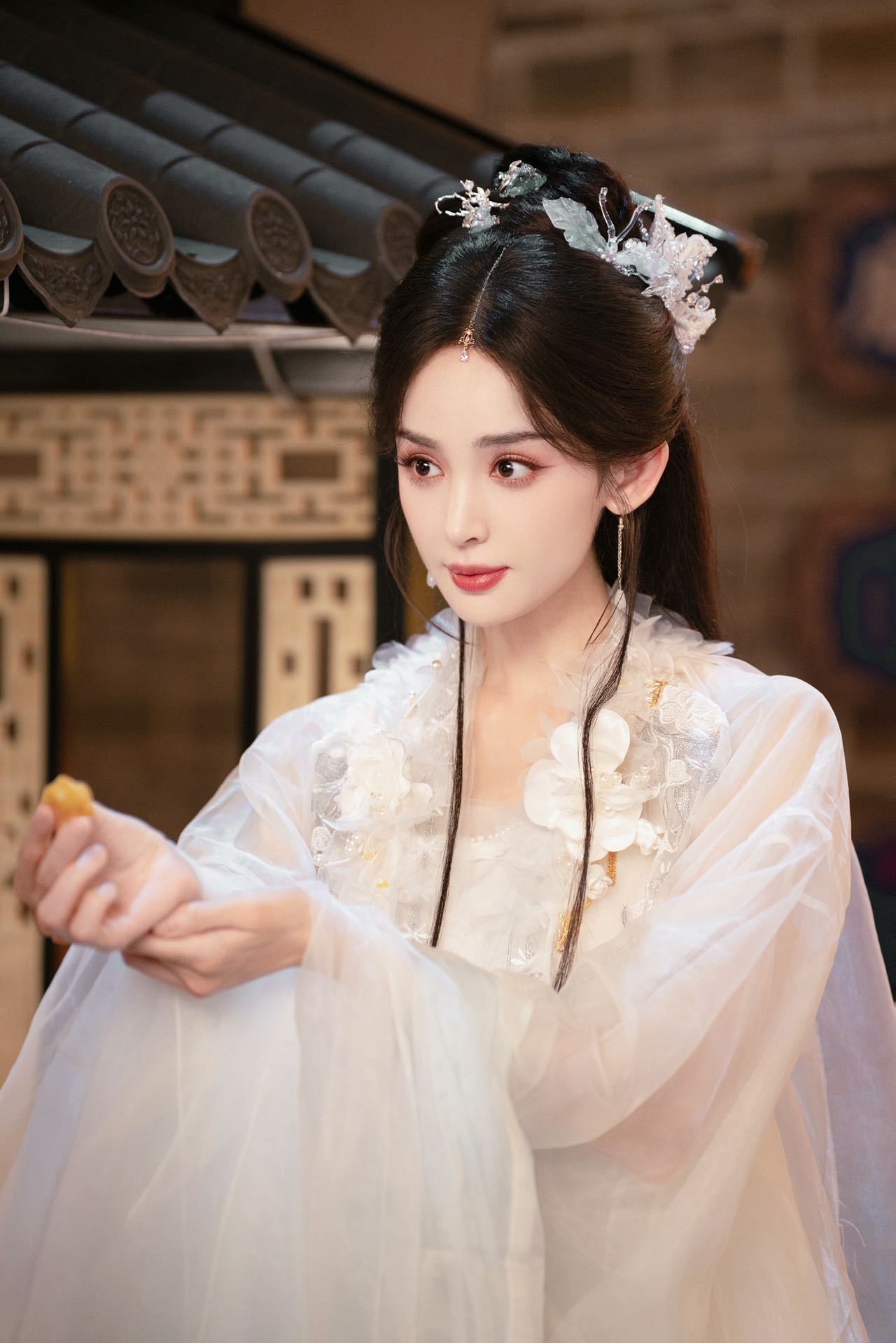 娜扎 x《哔哩哔哩中秋晚会》妆造，美的让人窒息[期待][期待][期待]娜扎当街给
