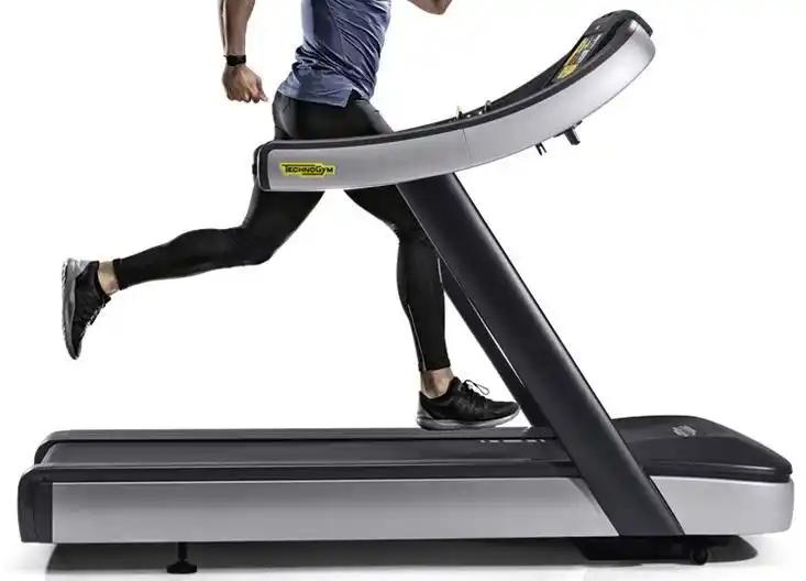 现在时间是18日凌晨38分……
从17日早晨开始，分公司就拉通各部门核对汇总要向