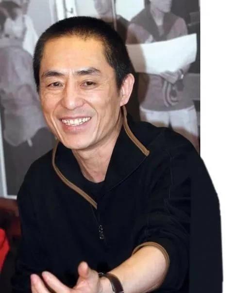 上世纪80年代末，张艺谋筹拍《红高粱》，雄心勃勃地要把莫言笔下的故事搬上银幕。他