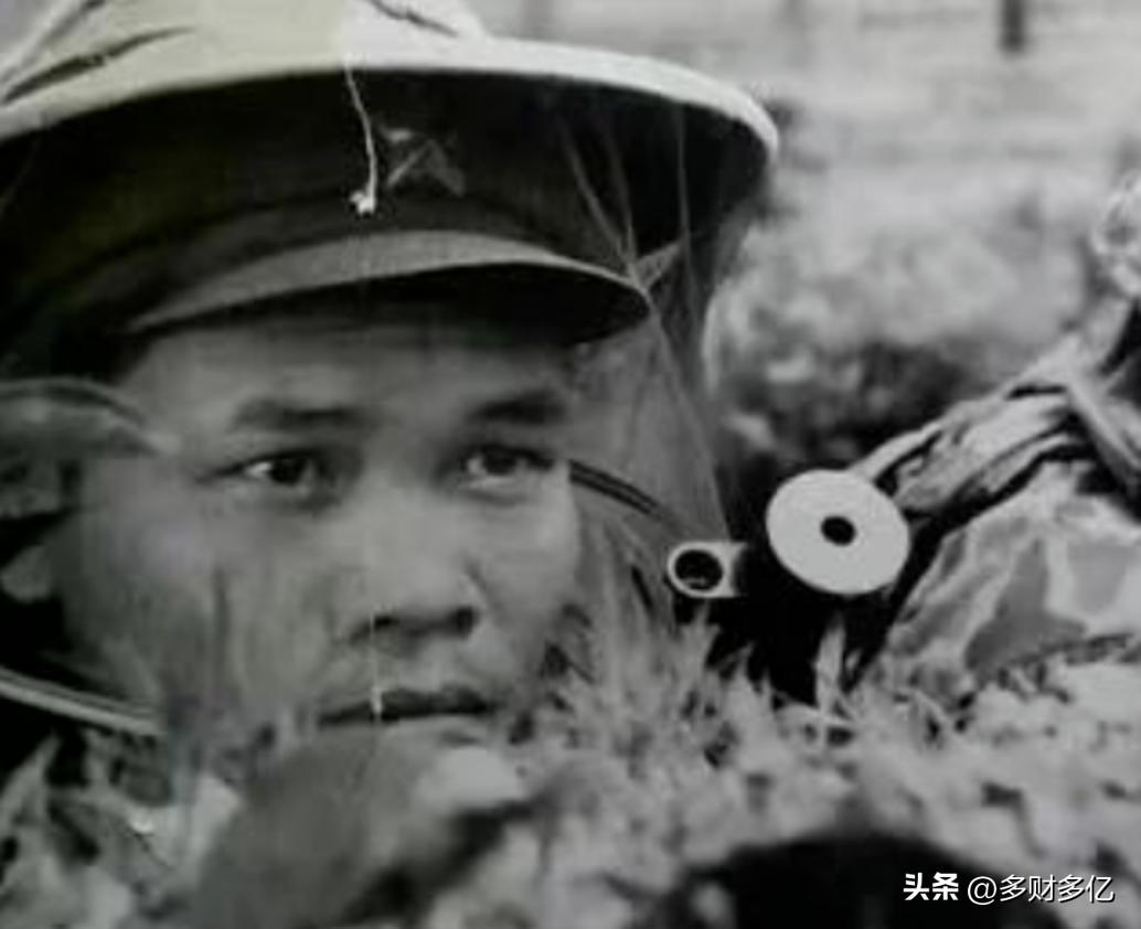 1990年农民赤手空拳撂倒十余混混，派出所一查身份，全所民警肃然起敬
 
199