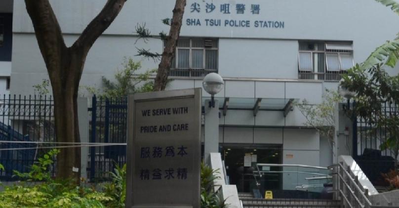 香港尖沙咀梳士巴利道室外位置，一名43岁女子怀疑被陌生男子非礼，女事主的丈夫发现
