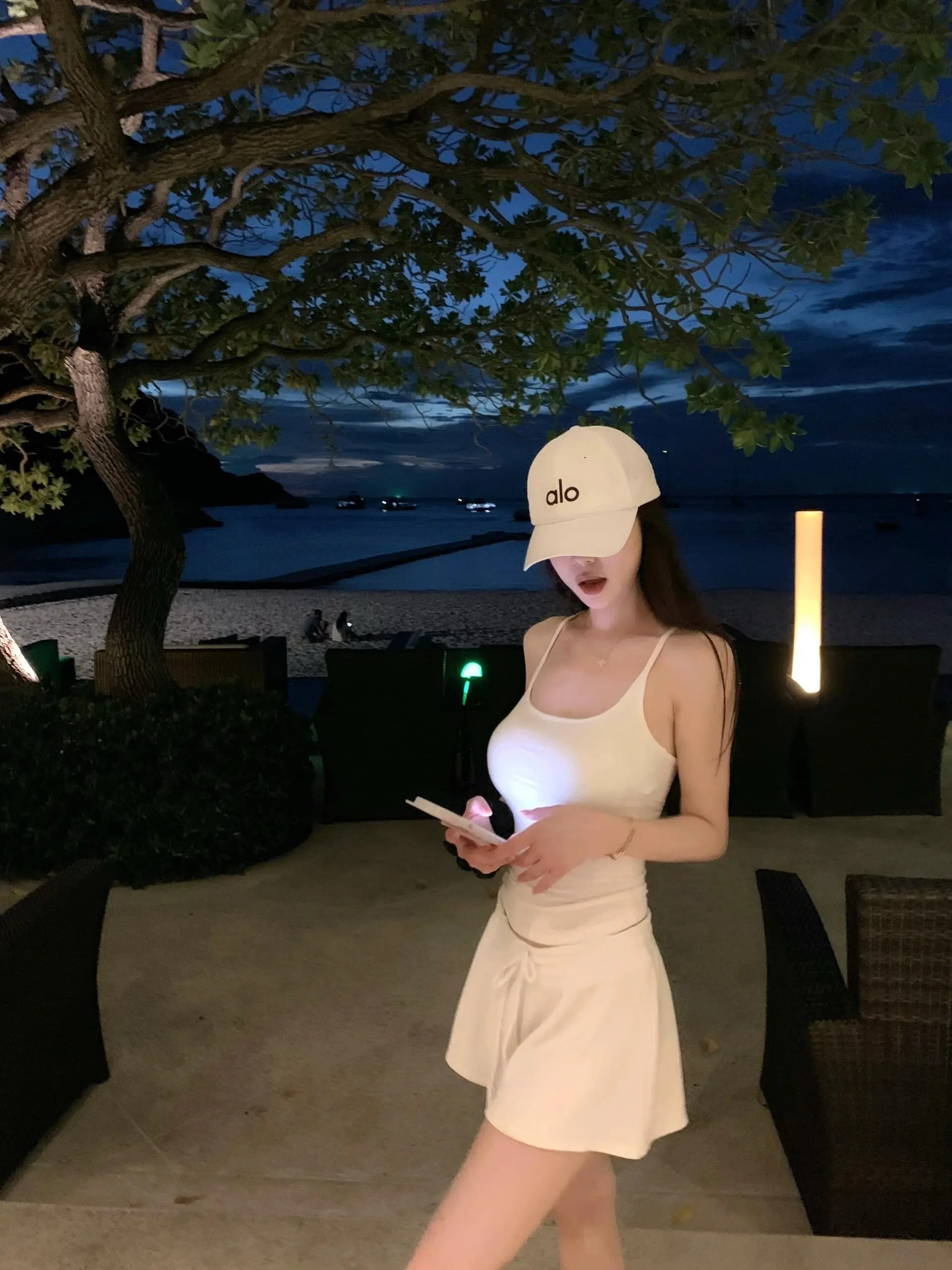 我希望以后跟我结婚的人，是因为爱我，想保护我，想跟我温暖。而不是因为我...