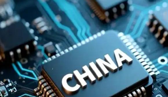 中美博弈，日本给美国递刀，没想却捅了自己！10月的时候中美打架，本来不关日本的事