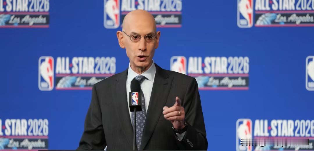 NBA总裁亚当-萧华在接受采访时谈及当前联盟的摆烂现状。

记者：大家都知道，媒