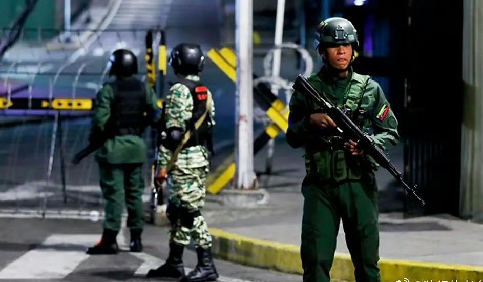 牺牲马杜罗，幸福委全国！委内瑞拉一少校军官透露军方不抵抗原因，接到命令不予阻拦，