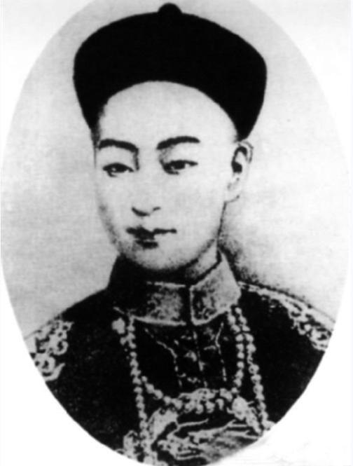 1980年光绪墓被打开，尸体脸朝下，左腿被拽断，毛发藏砒霜。1980年，清西陵考