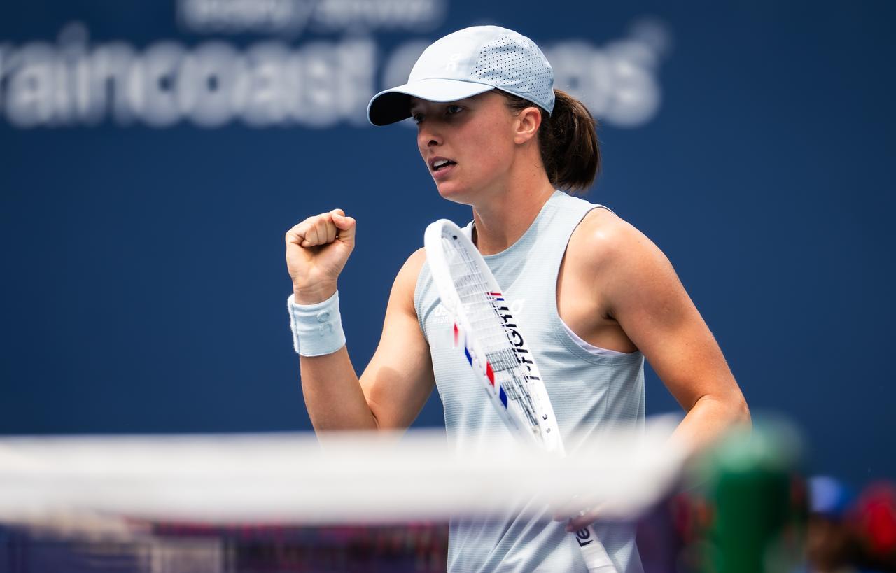 两盘仅丢3局！斯瓦泰克6-2、6-1碾压晋级，连续两轮"光速下班"！
WTA10