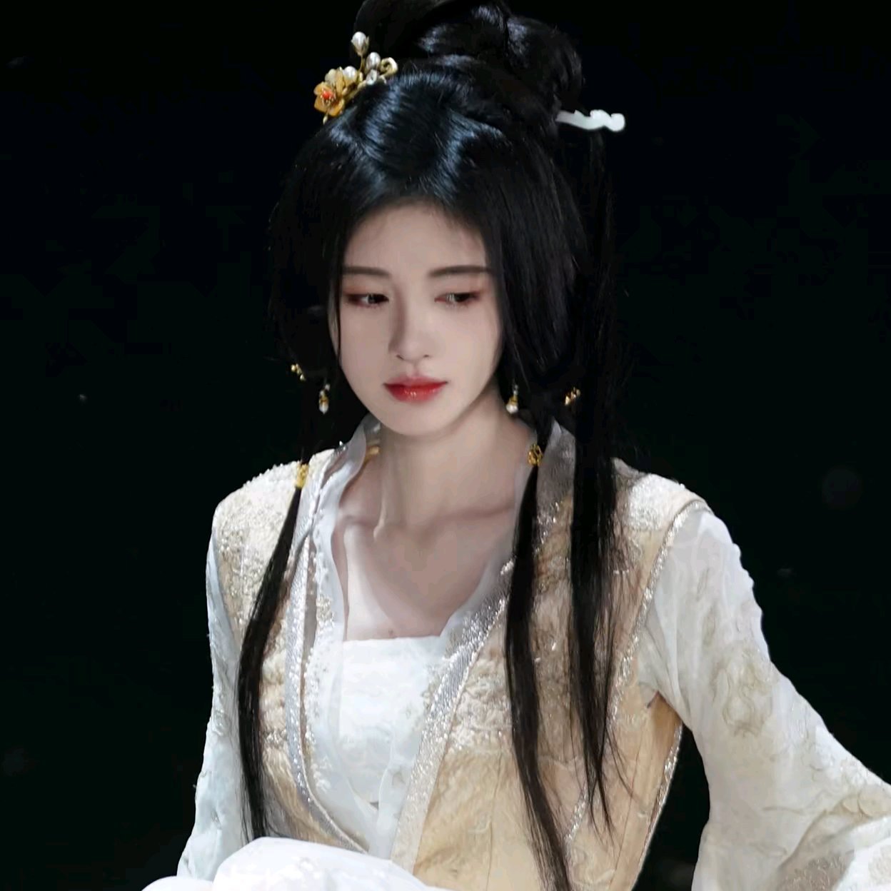 鞠婧祎苏绿夏jjy鞠婧祎万花世界你幸福的话，杳无音讯也没关系。​ ​​​