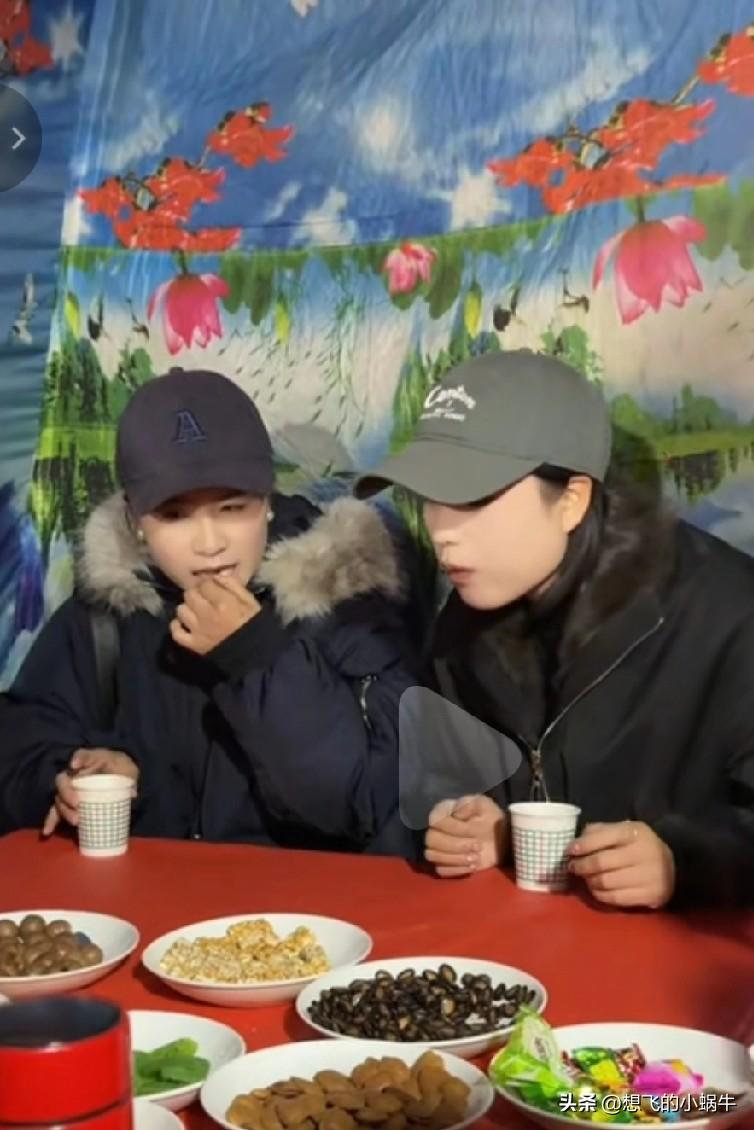 黑梅梅和车车姐干了我一直想干却又不敢干的事啊，真是牛[呲牙][呲牙]
我也可想回