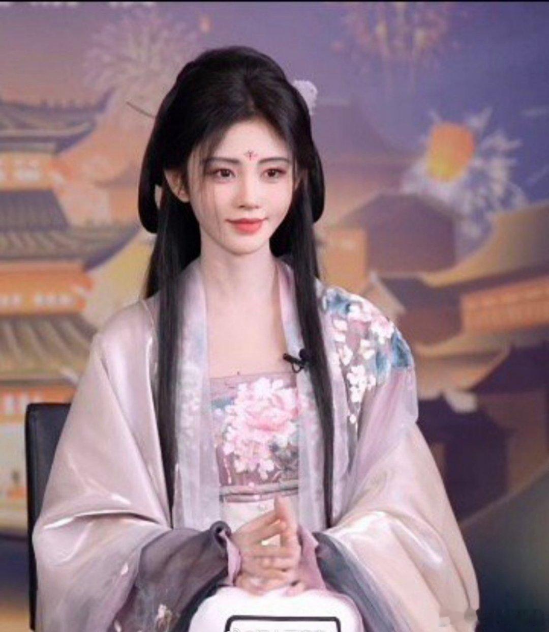 鞠婧祎的古装造型真的是让人眼前一亮 也是一种出圈方式吧 ​​​