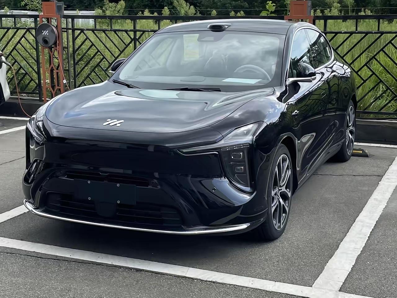 这就是赤裸裸的现实!
加满60升油箱：
1，英   国，约需800元人民币；
2