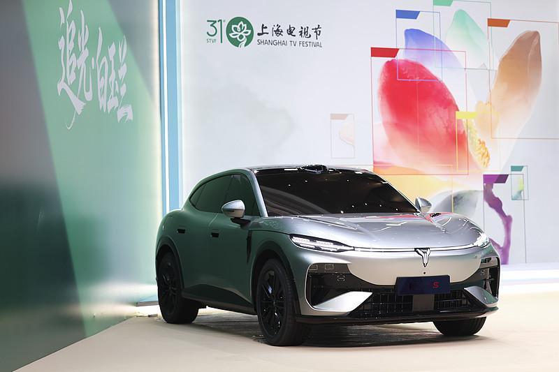 最近20-30万级纯电SUV圈里，岚图追光S的讨论度真的炸，身边好几个换车的朋友
