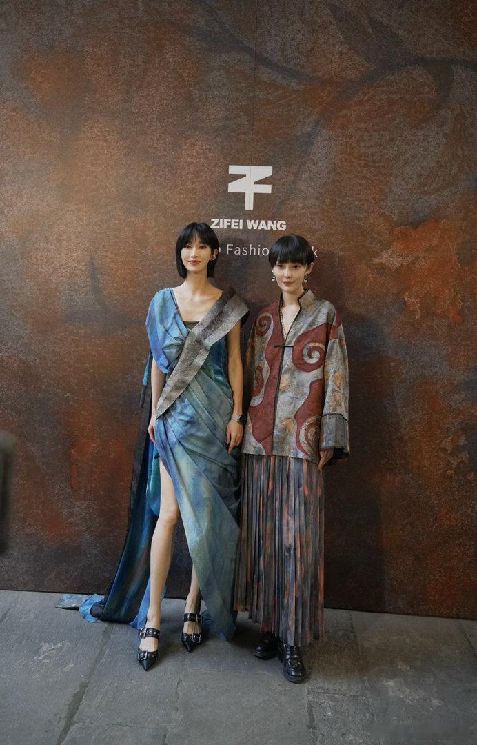 直击米兰时装周！中国设计师品牌ZIFEI WANG 大秀这波真的惊艳住了！前排看