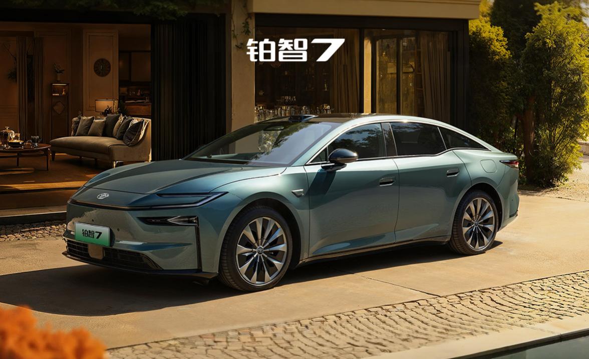 15.68万起，铂智7今天开启预售，入门即满配，打响性价比大战