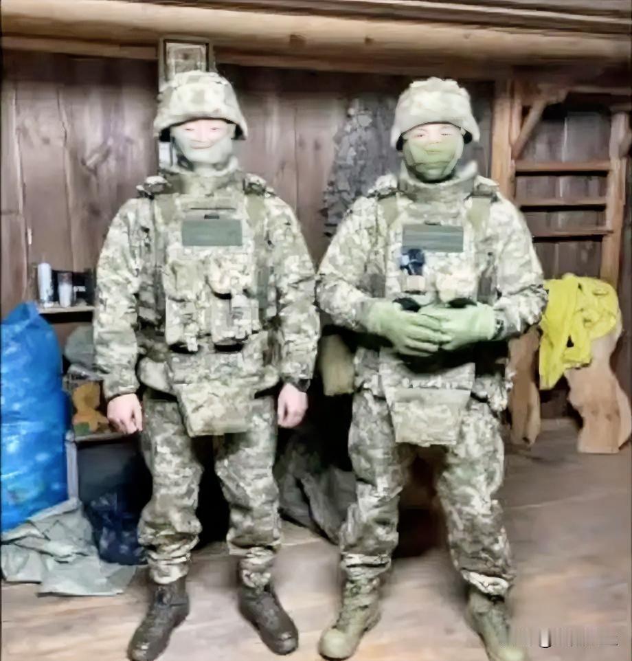 据港媒报道，两名香港雇佣兵在乌克兰阵亡。

12月26日，在乌克兰南部札波罗热州