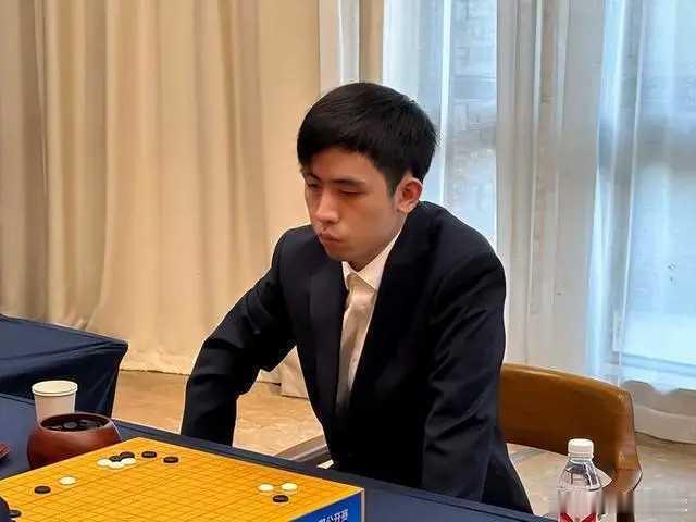 12月28日，第一届新韩银行世界棋仙战八强战，王星昊执黑第259手中盘胜申真谞、