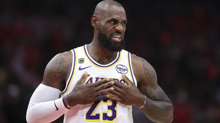 燃尽！詹姆斯是历史最老单场砍下25分+且命中率70%+的球员今天NBA季后赛湖人