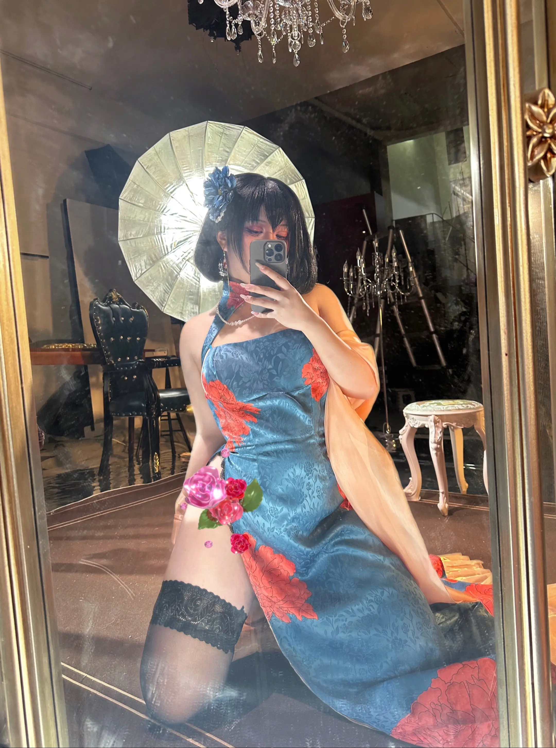 旗袍比较有韵味~