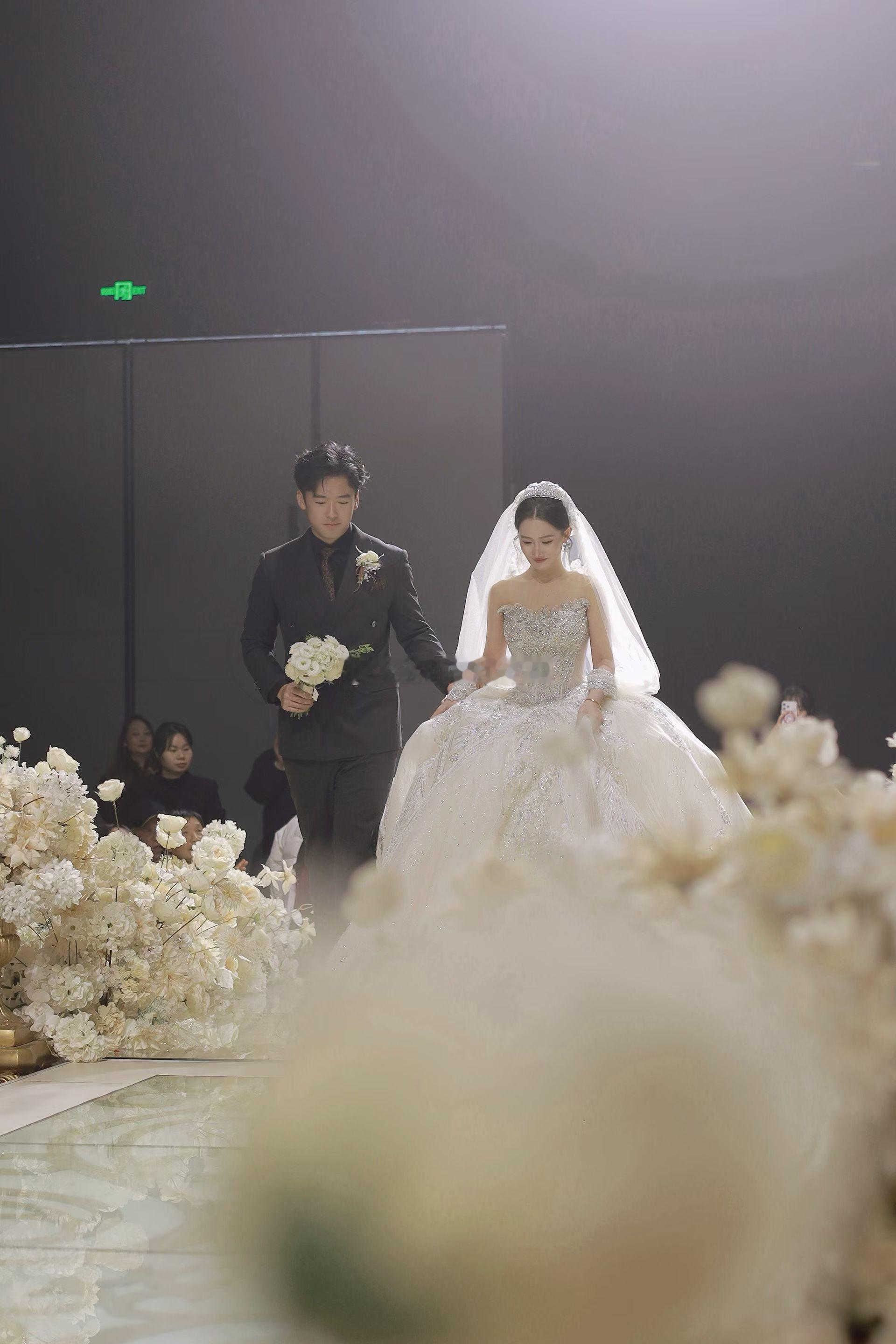 有情人终成我的家属～👰🏻♀🤵🏻祝侄儿和侄儿媳百年好合，白头到老俊男靓女的