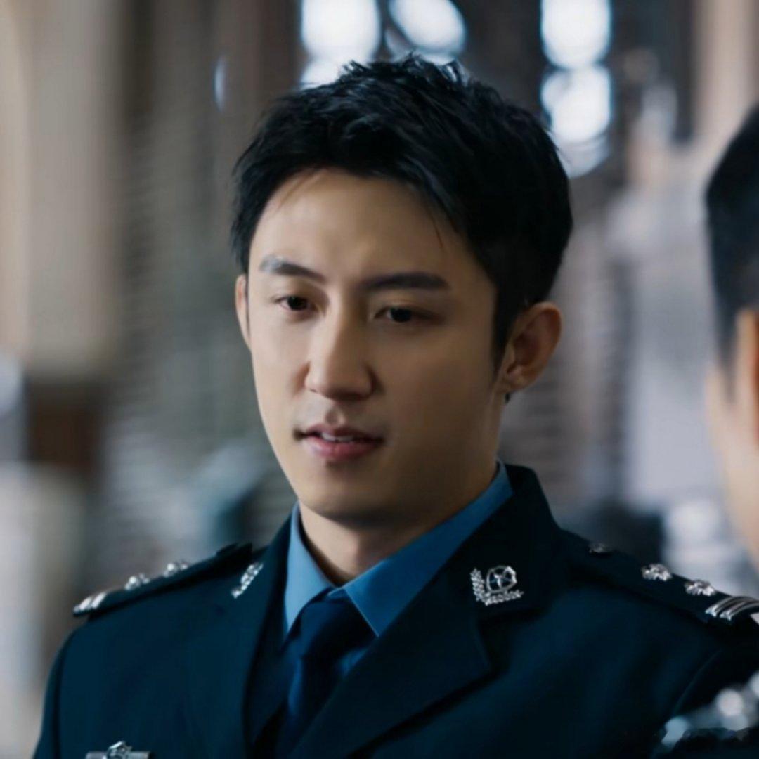 罚罪2收官秦枫升职支队长 终于经过40集，秦枫从跟郑北一个级别，到了跟余卫东一个