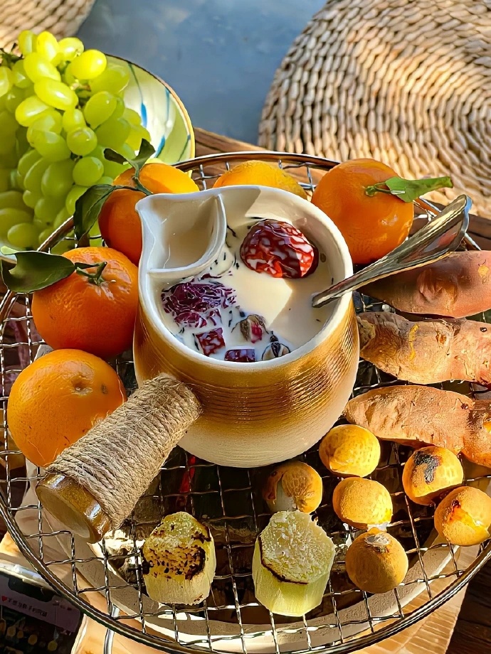  保持热爱，奔赴下一场山海与日常。 