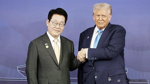 借亚太经合组织峰会契机，美国总统特朗普于29日对韩国进行访问，他在庆州希尔顿酒店