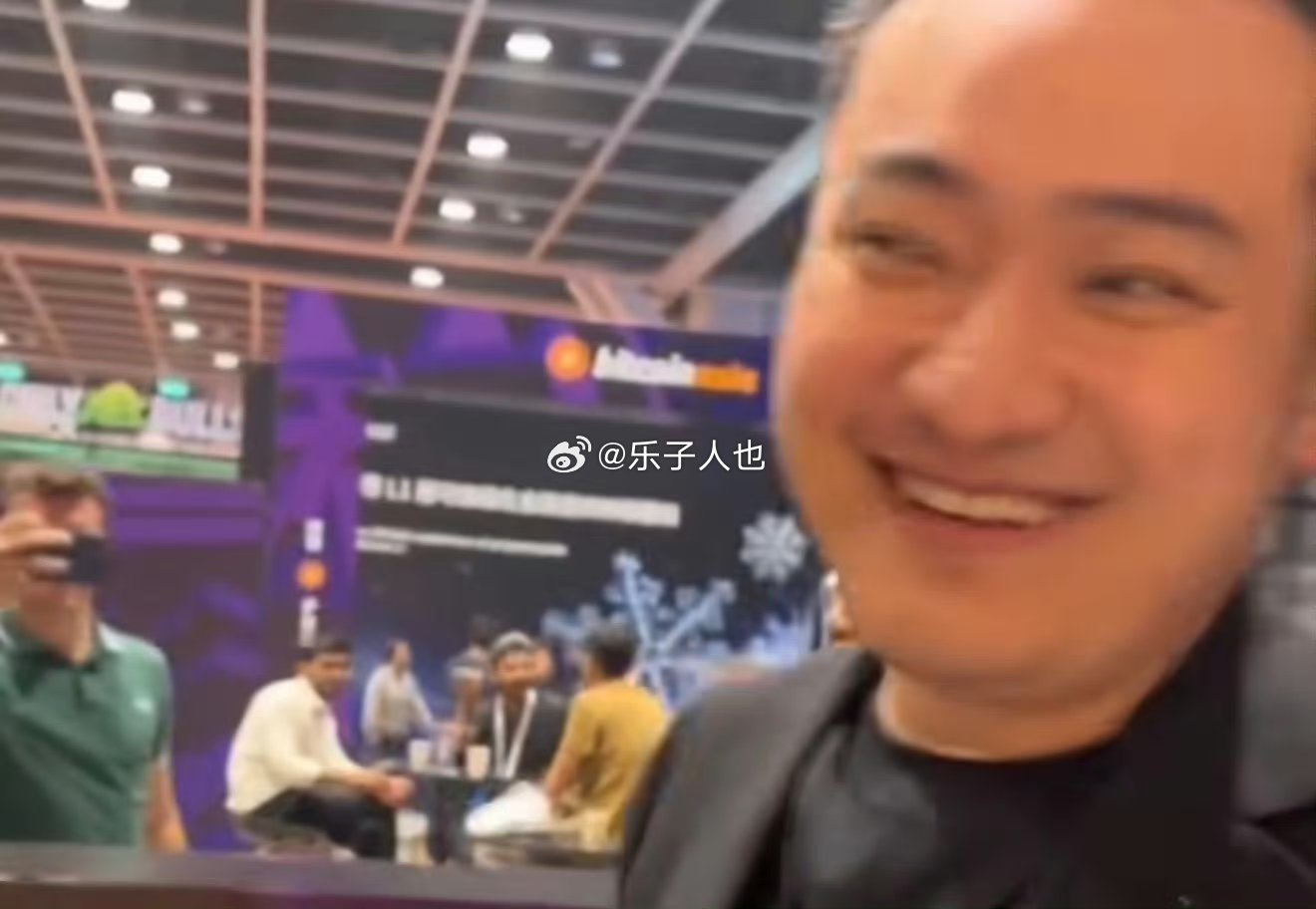 孙宇晨 我的女友景甜对男的好包容啊景甜回应 ​​​