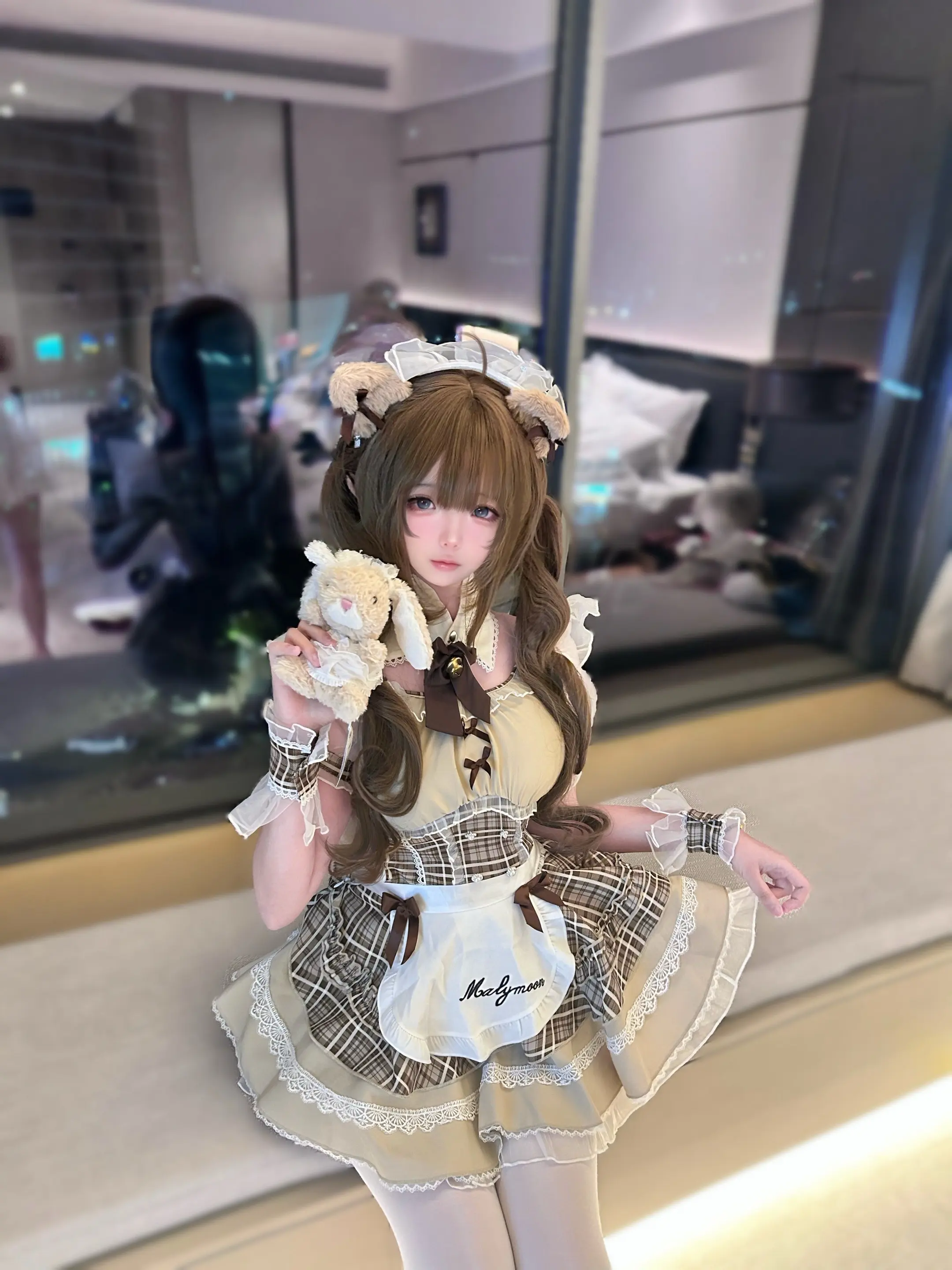 向流星许愿一个没有悲伤的明天。