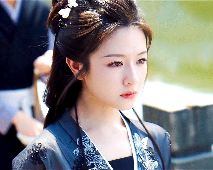 完全是倔强小白花 ​​​