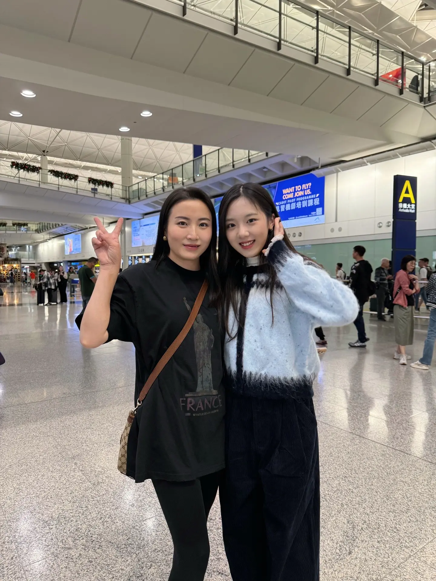 爸妈来香港看我咯（♡´∀`♡）