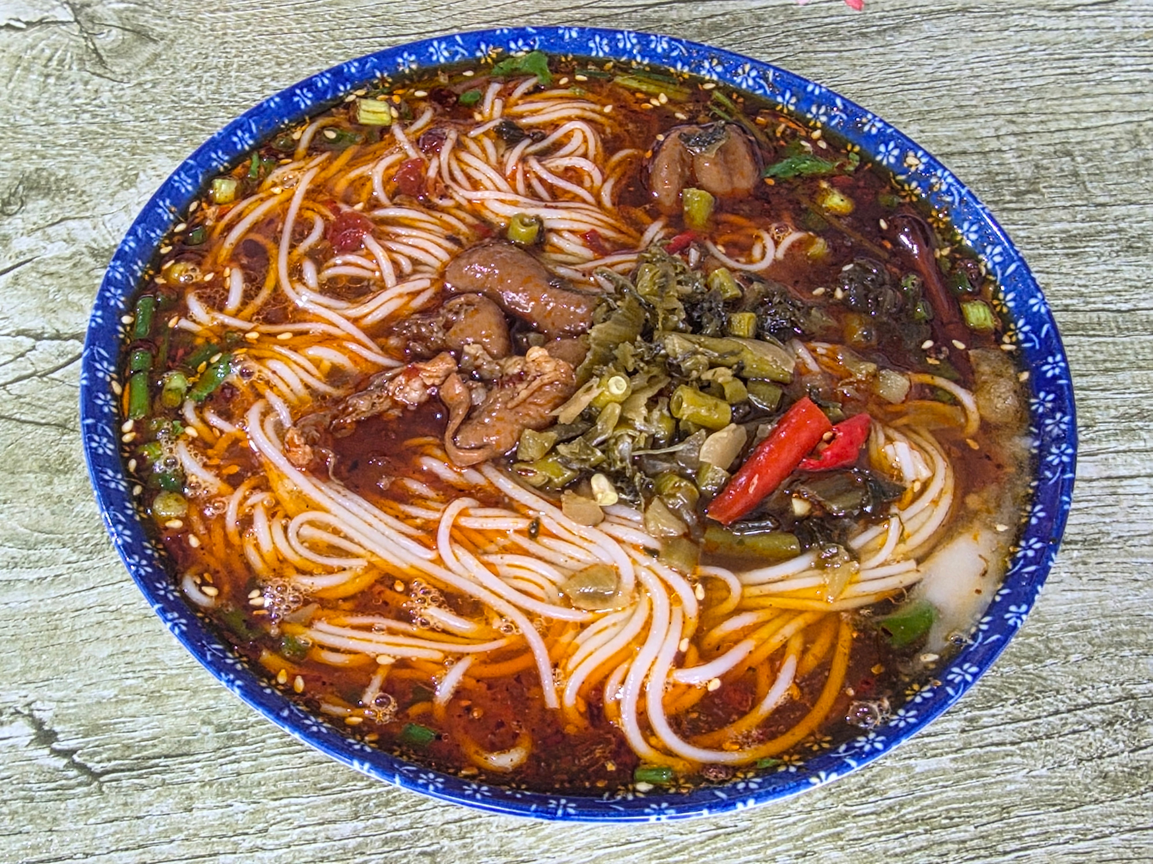 早餐:肥肠米线[doge]打几分？ ​​​
