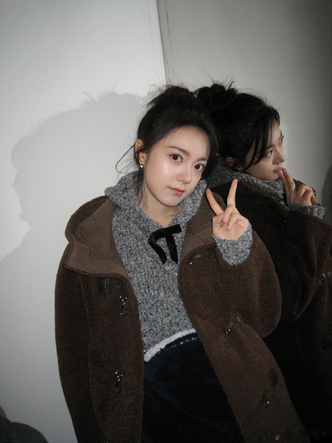 赵今麦 谢谢大家送的骄阳  这份骄阳是观众的偏爱，是一路同行的星光，也是继续向前