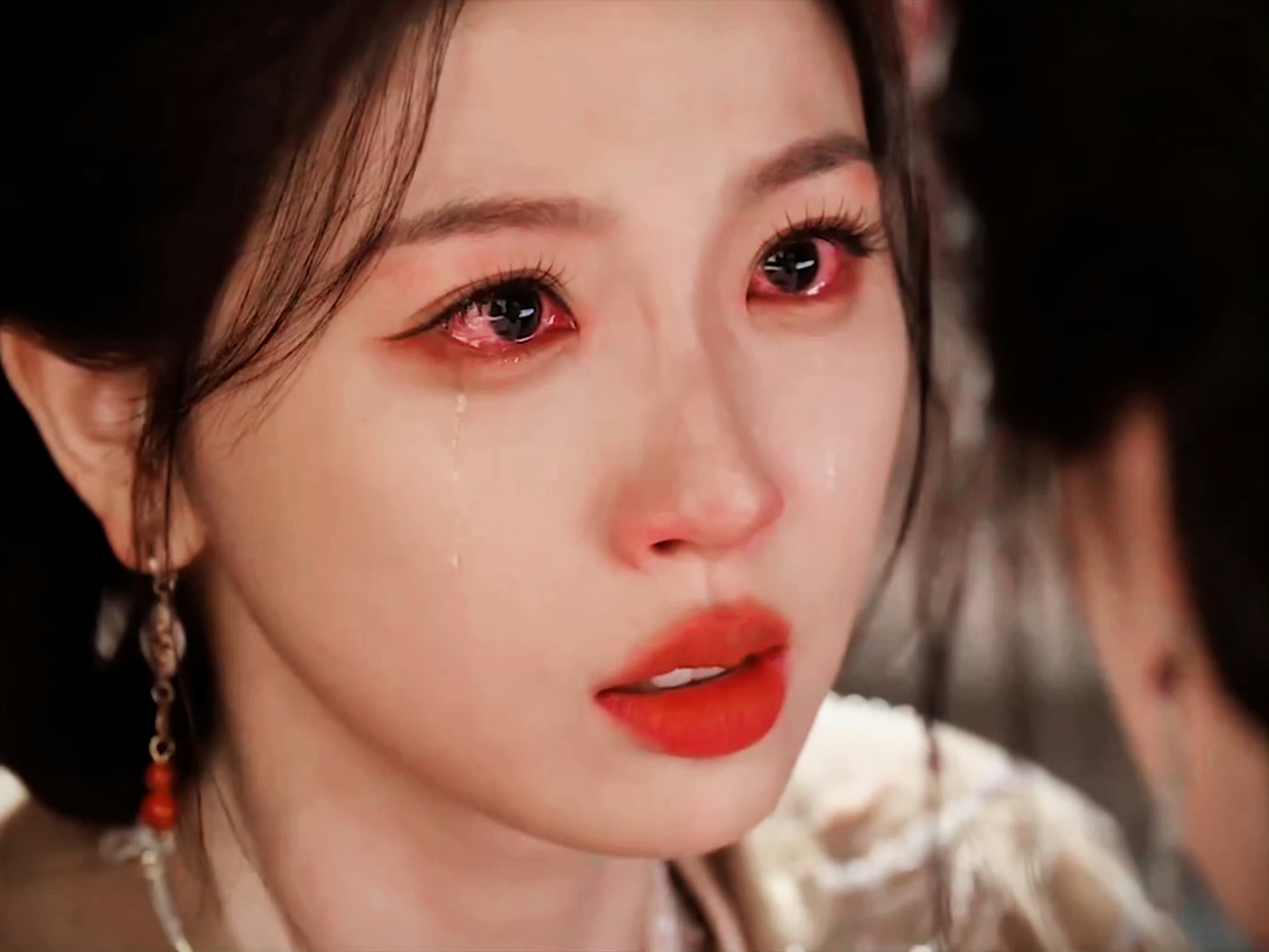 云初令杀青特辑里好多情绪戏，怎么感觉虐虐的😢 