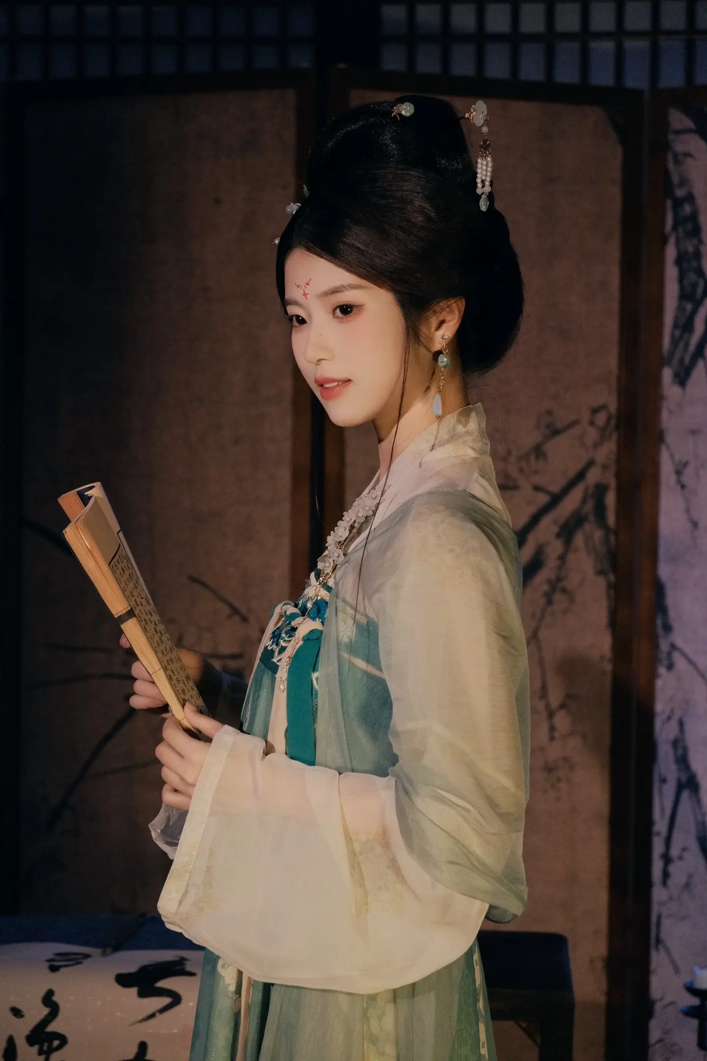 “女子不该被他人嘴中的命运所束缚”