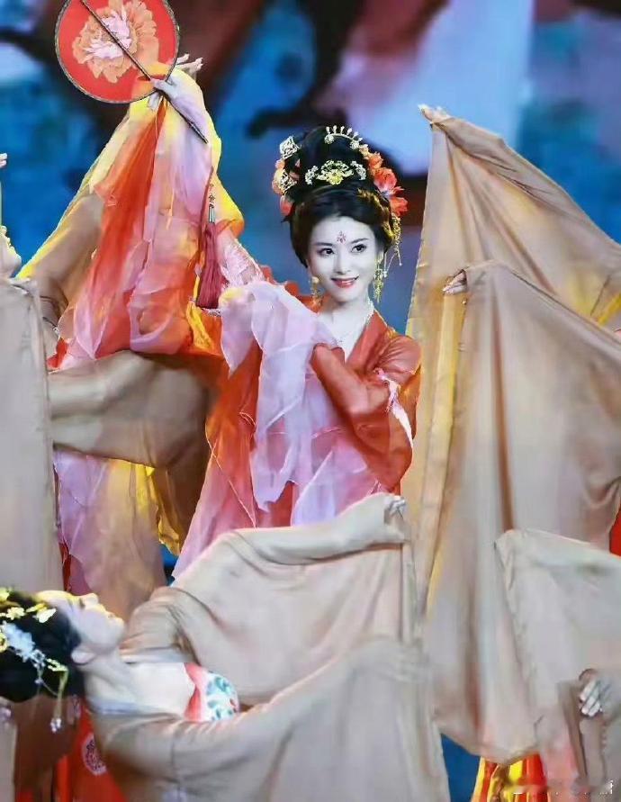 为什么电视剧中不弄这种妆造，是电视剧的造型师不行？还是演员不行？ 