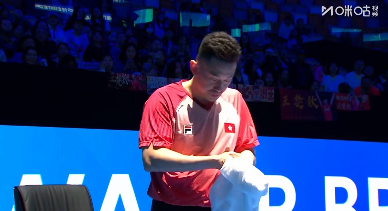 张本智和0-1黄镇廷（9-11）又有意外了？ 