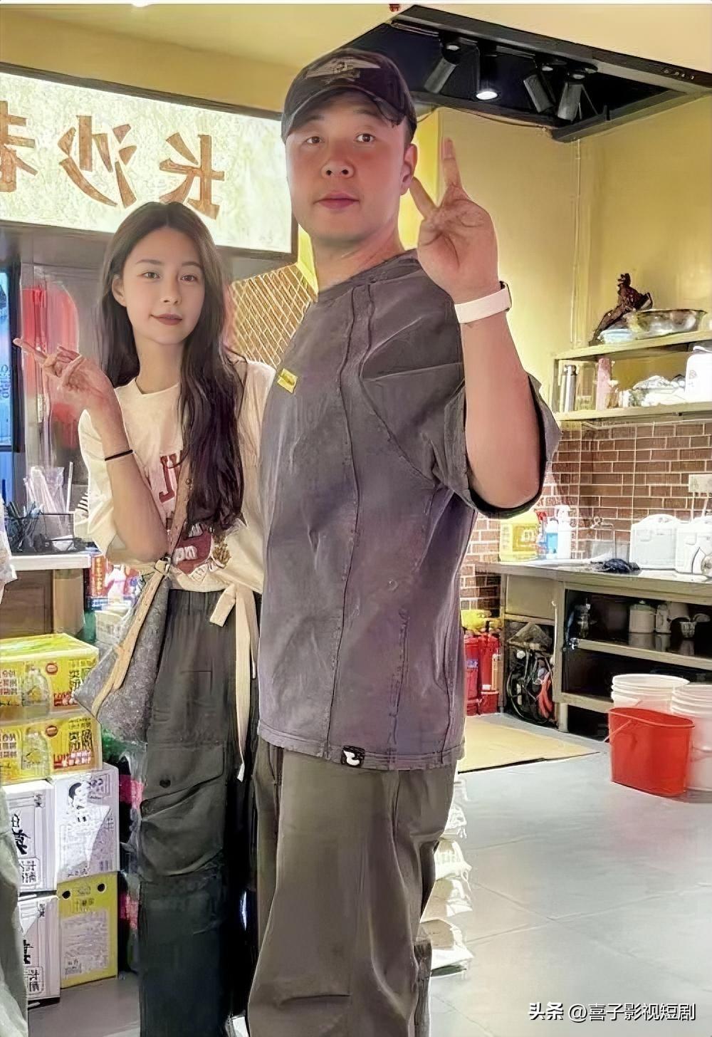 街头邂逅，与沈梦辰杜海涛的惊喜合照

近日，一女子在街头闲逛时，竟意外撞见沈梦辰