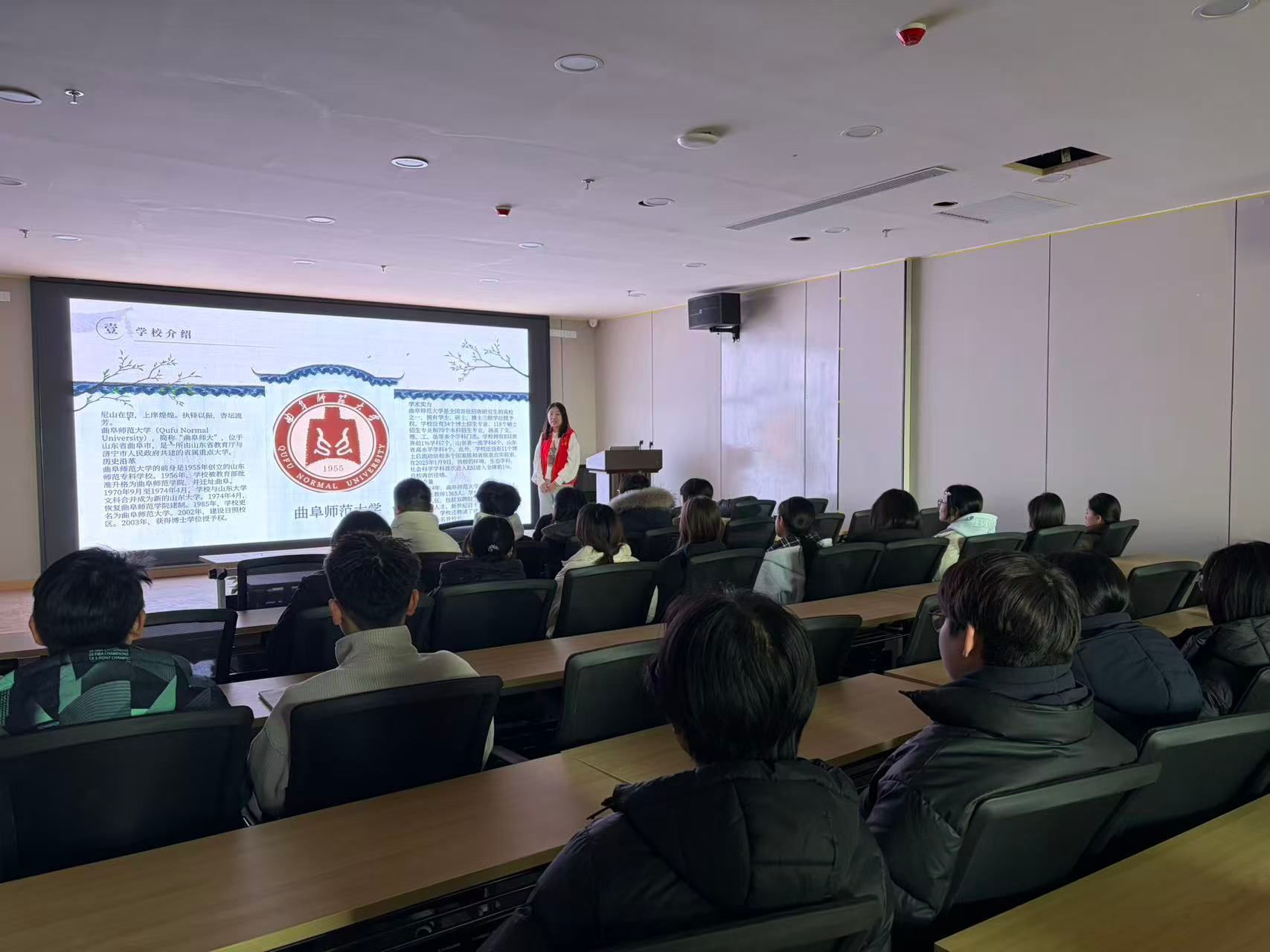 秦岭笑谈青春三下乡镜头下的三下乡三下乡大学生寒假社会实践 【薪火传杏坛 青春赴新