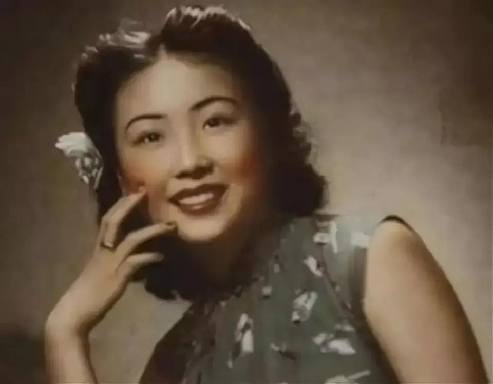 1948年，陕西一老农贪图便宜，娶了一个不要彩礼老婆，老婆给他生了8个孩子。30